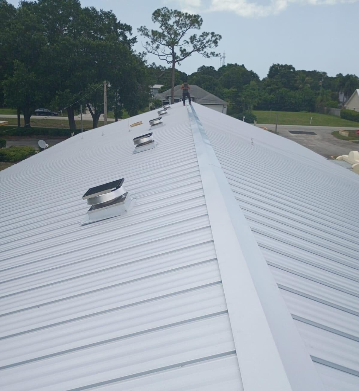 Metal Roof vs Shingle Roof: Cost, Pros, Cons and Lifespan